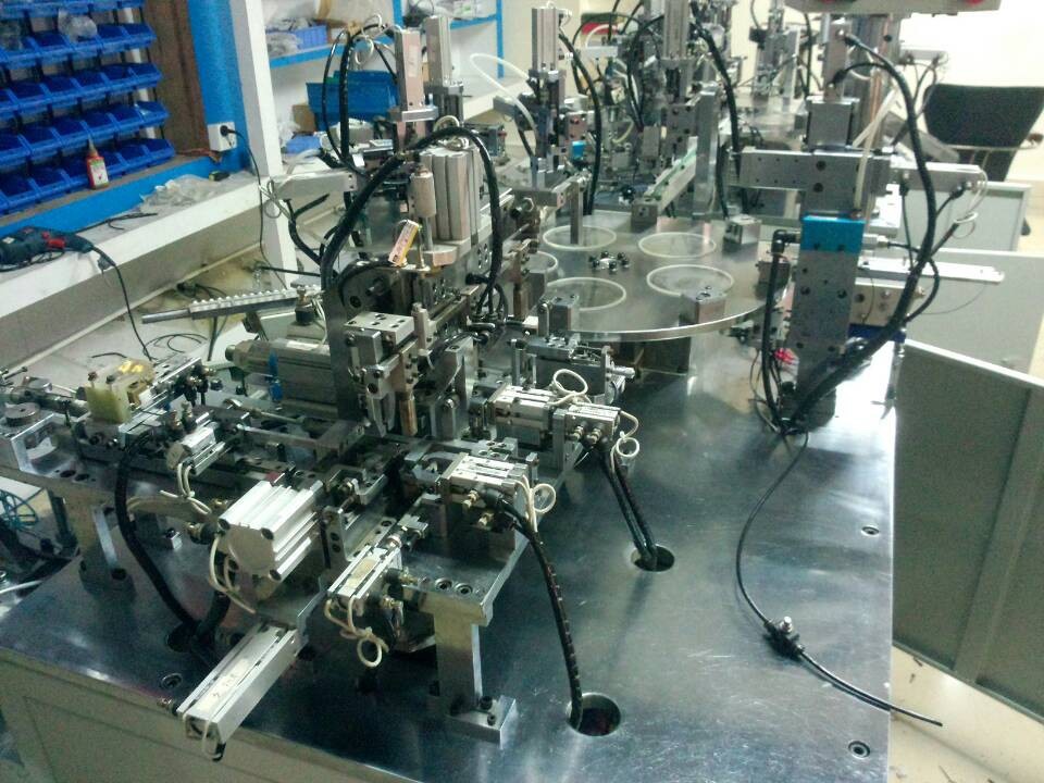 供應非標自動化玩具車波箱自動組裝機 機械電子設備領域的高效解決方案
